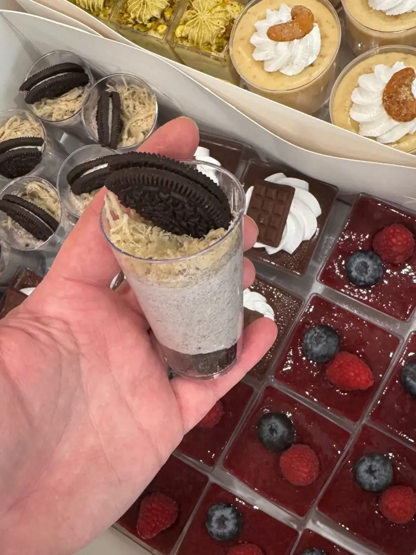 Oreo vanilla mousse cup